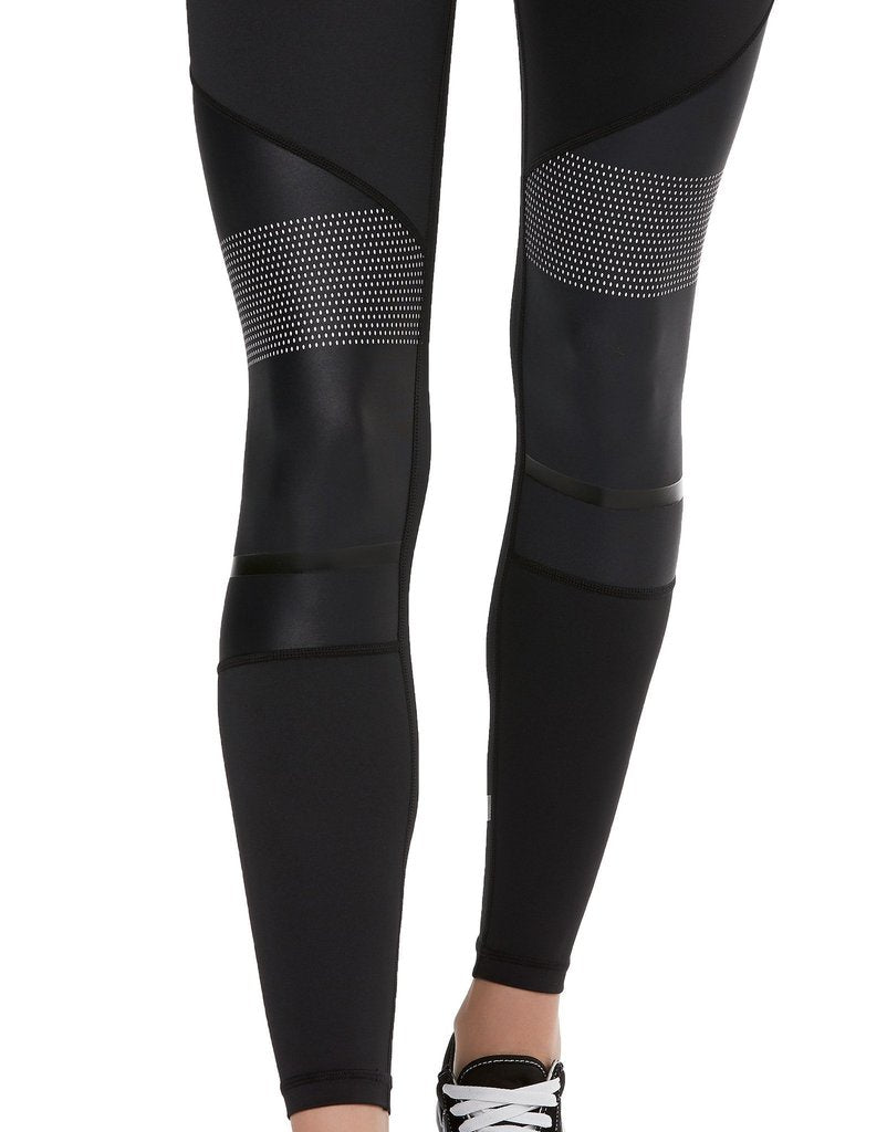 AMBER - TARMAC BLACK